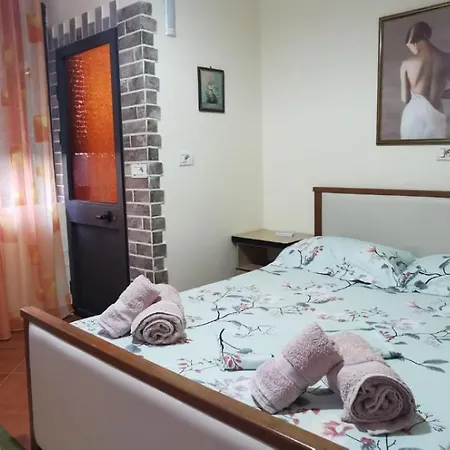 Lovely 12345 Apartment *